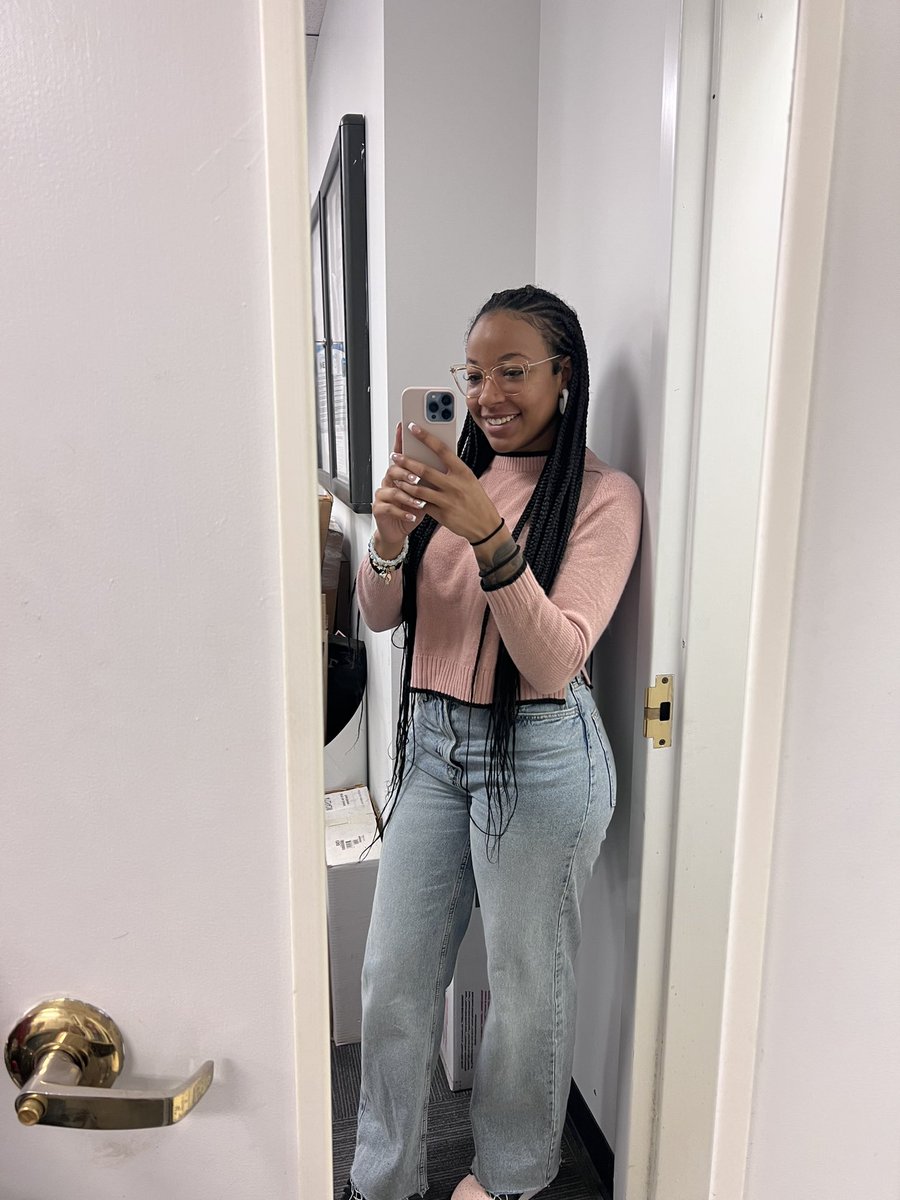 AreianF3's tweet photo. #ThinkPink 💗🫶🏽
My grandmother is my why.. shawty beat the case. Breast cancer free 💗🫶🏽
Sn: picture 3 … THEEE FIBAHHHHH KING AIS BACK IN ACTION 💃🏽💪🏽💙 https://t.co/5JM9aG86wj