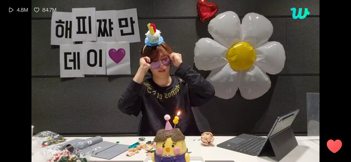 the_OE1's tweet photo. He is too cute
#jimin https://t.co/dyfZIOpp8p