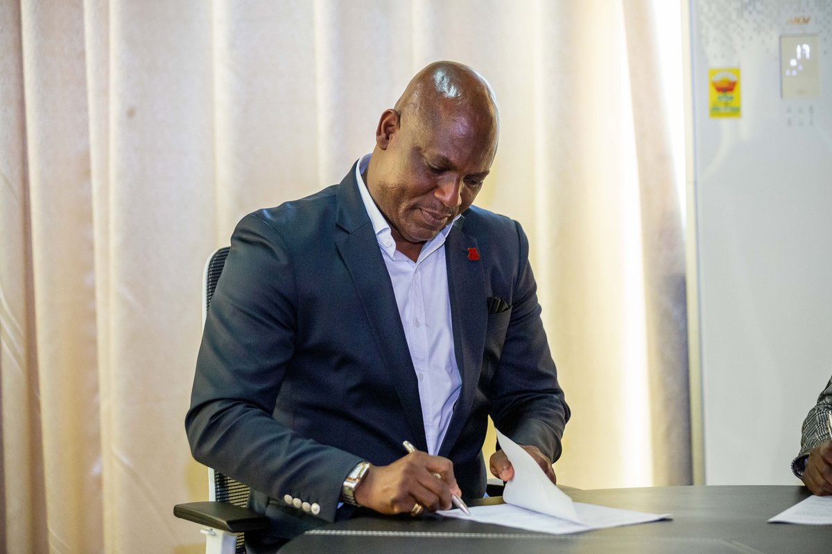 ugbsofficial's tweet photo. University of Ghana Business School (@ugbsofficial)  Partners with Graphic Communication Group Limited (@Graphicgh). 🫱🏿‍🫲🏾 https://t.co/HRhGjHpbUL