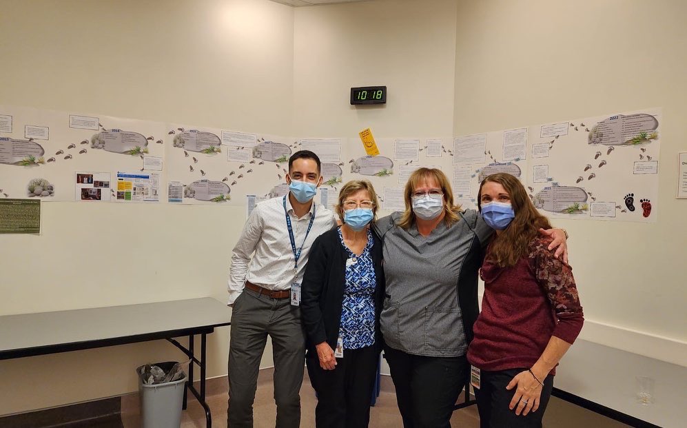 Our South Health Campus Family Medicine Teaching Centre officially turned 🔟 on August 27, 2022! 
It’s one of the 3 Calgary FM teaching centres managed by our department and is a medical home to over 6,700 patients. 
The SHC team celebrated the milestone recently, congrats!
🥳🎂