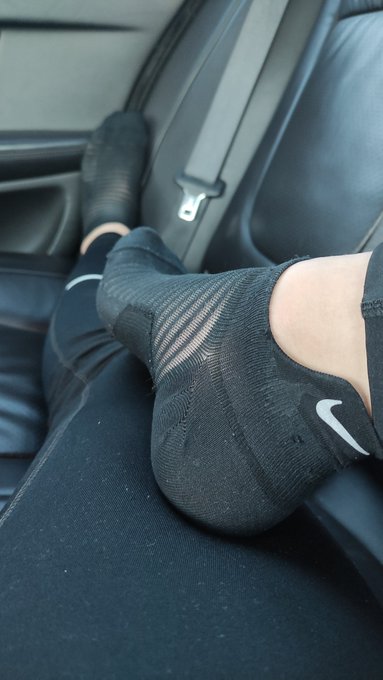 Cutefeet:3 - Travel post 😏 https://t.co/2MaMuR3j9w