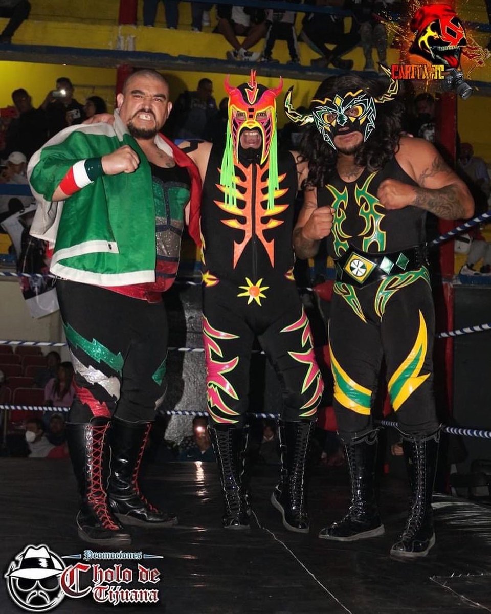 VFratelli's tweet photo. #WayBackWednesday with Hysteria & Psicosis of Los Vipers in the legendary San Juan Pantitlan, Mexico City
#lucha #LuchaLibre #AAALuchaLibre #aaalucha #aaa #Mexico https://t.co/CF3rUMVImF
