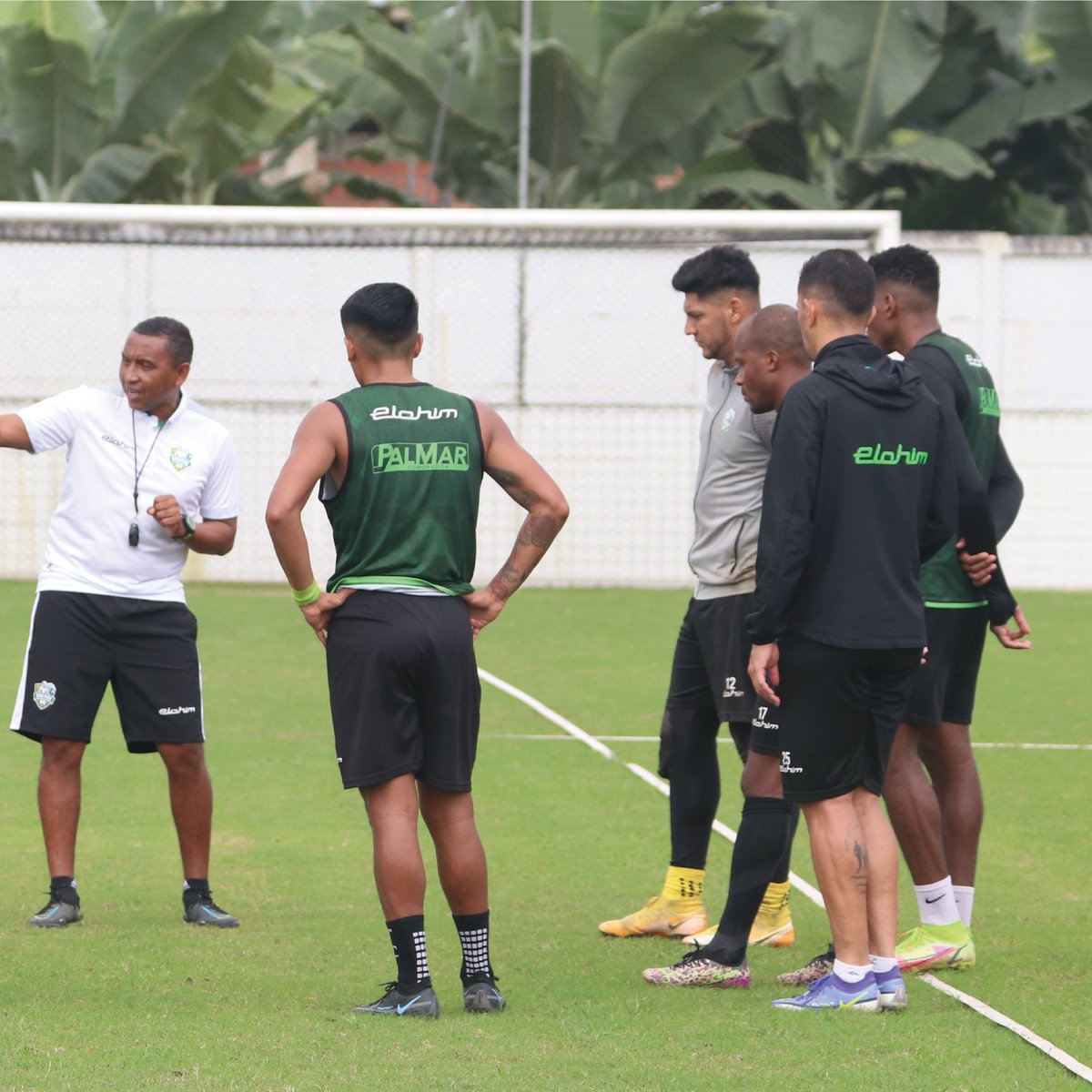 JosueNarvaez's tweet photo. RENOVÓ PECHÓN 📝

El profesor Juan Carlos León, renovó con #OrenseSC; conjuntamente con su cuerpo técnico, para la próxima temporada 2023. 

Edgardo Onofa, Asistente técnico.
Andrés Onofa, Preparador físico. https://t.co/y7FlUC3PPR