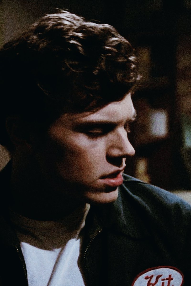 Evan Peters | Internal Horror, image size:800x1200
