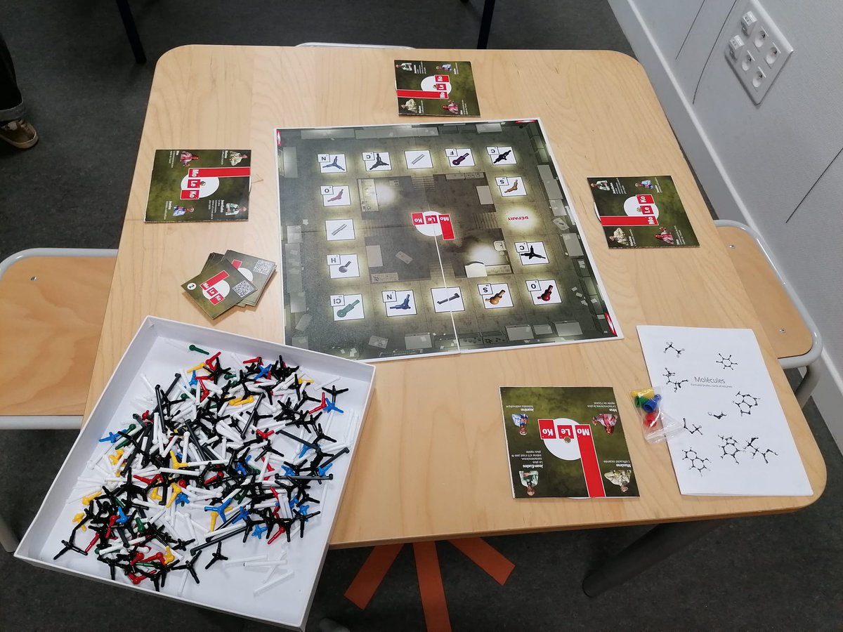 #FDS2022 

🧪🧩Un grand merci à François Mauviard pour son intervention au sein de la Nef des sciences afin d’animer des séances autour du jeu Moleko ! 🥳

#FDS2022 #Moleko #Jeu #Molecules