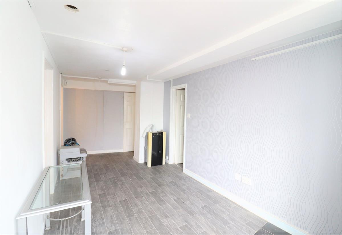 thegrayhouseltd's tweet image. New to market - Retail, Unit 5 Victoria House, Clare Road, Cardiff, £650pcm. View details: thegrayhouse.co.uk #CardiffCommercial #CardiffCommercialProperty #ShopToRent #SmallBusiness