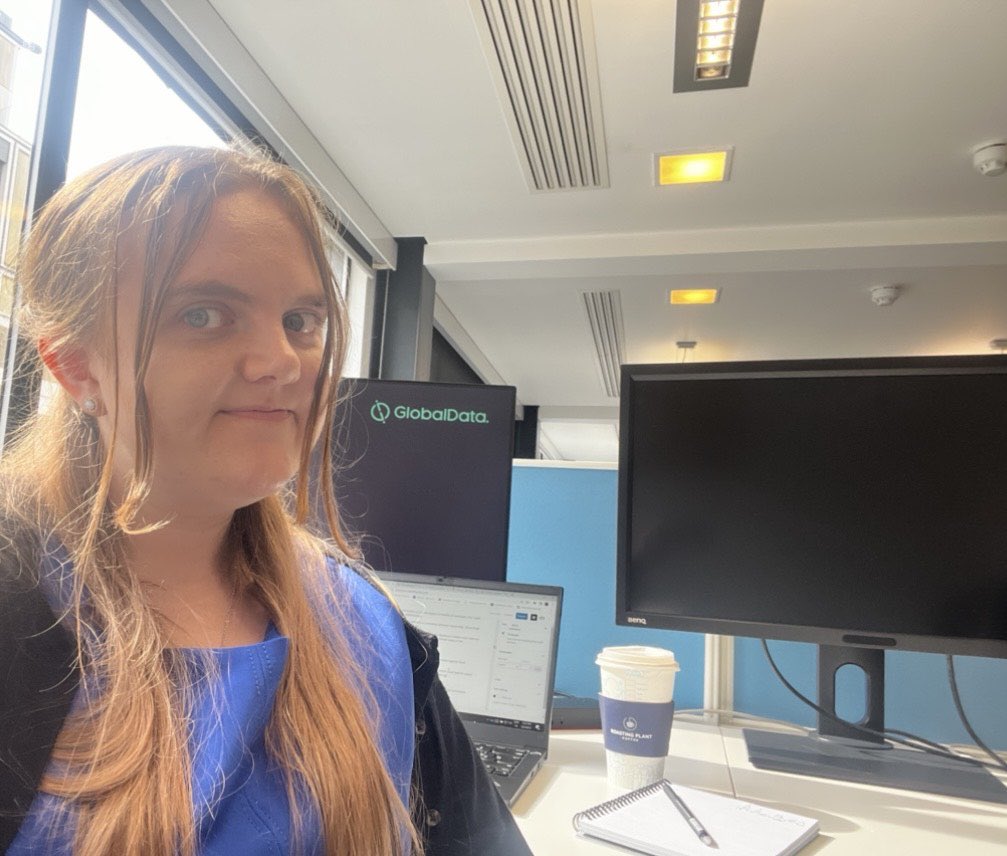 Chloe got help via our first jobs fund to support her starting out in London. To find out more, or apply, just go online, or DM us for info. journalistscharity.org.uk/how-we-help/fi…