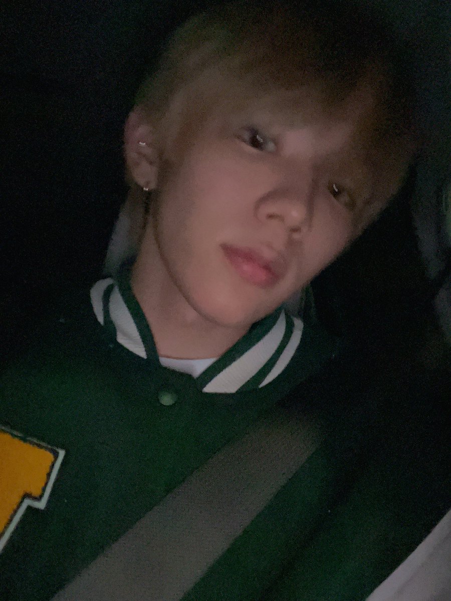 ToTaroMilkTea's tweet photo. 🦦 메시지 왔습니다 💌
221012 https://t.co/jXNDzeYZmn