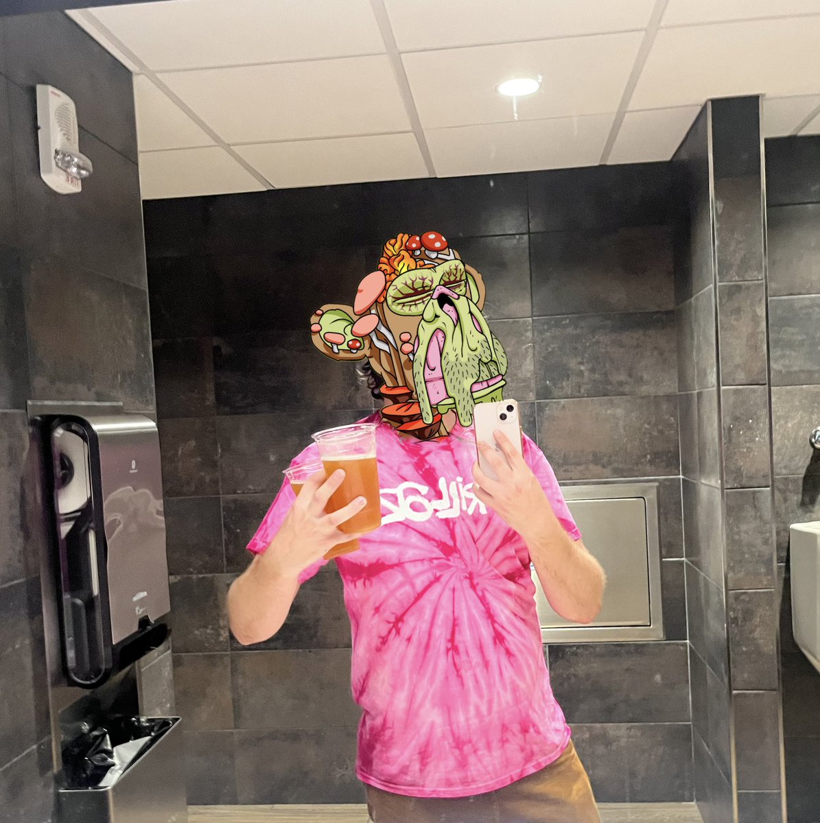 Goin <a href="/gorillaz/">gorillaz</a> 
#MAYC #TwoBeersOneMutant