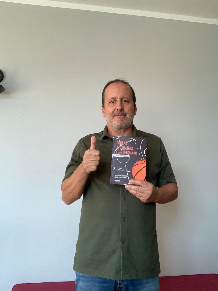 TareasAplicadas's tweet photo. Óscar, Raúl, Francisco José y Santiago tienen lectura y ejercicios asegurados para esta tarde de fiesta. 

Aprovecha esta oportunidad y compra tu libro 🏀📚 https://t.co/T3UYMlatSw