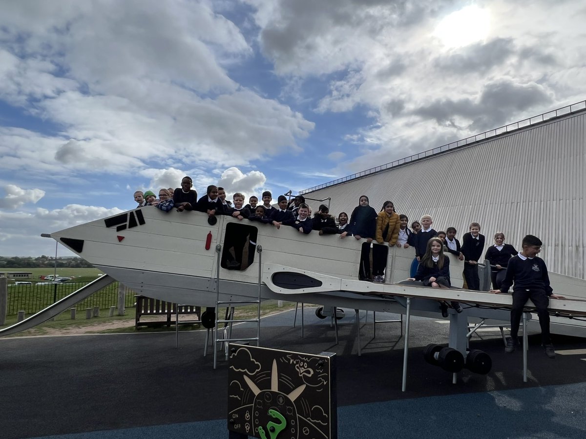 AlumwellJuniors's tweet photo. Year 5 had a fantastic trip to RAF Cosford yesterday! A true insight into life during wartime: listening to stories, handling artefacts and getting a glimpse inside the incredible planes and tanks that helped to defend us. #ww2topic #rafcosford #teamalumwell https://t.co/PemBPz2lcC