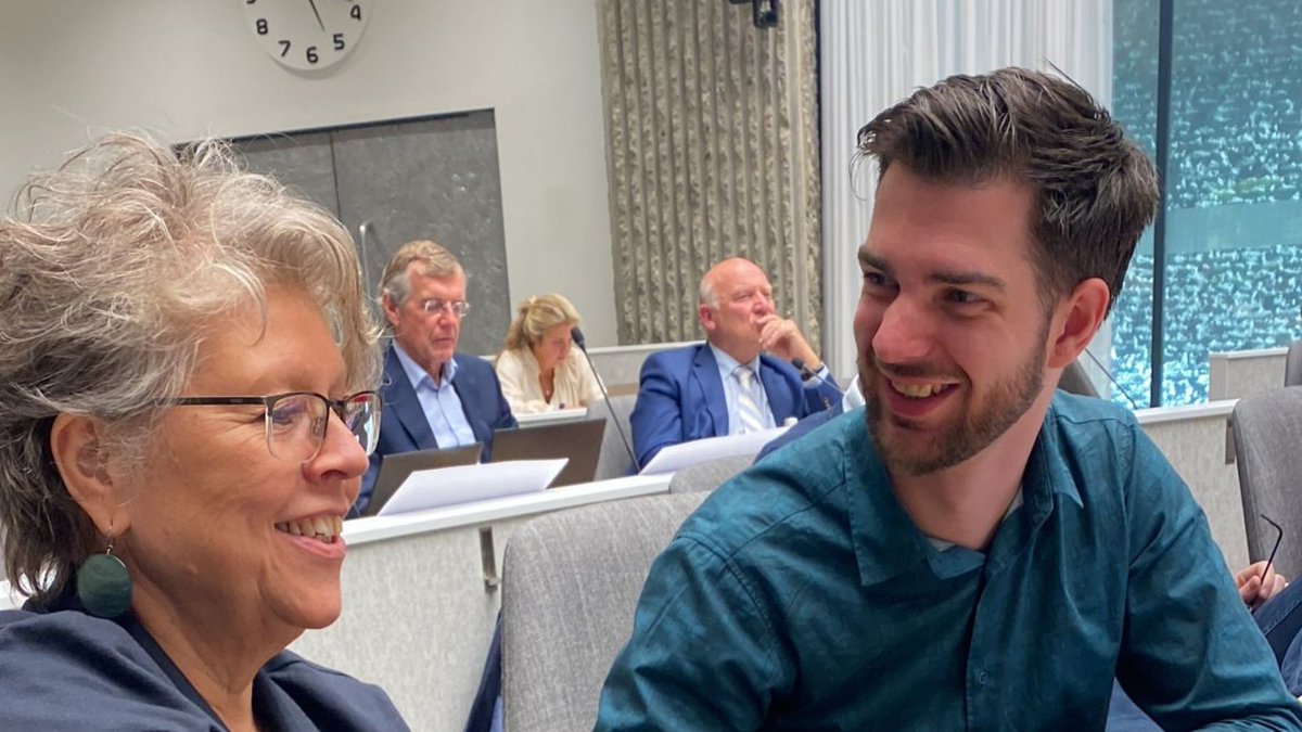 Vandaag hield <a href="/NolvanGerven/">FCKNZS</a> zijn maidenspeech. Hij hield een pleidooi voor sociale huisvesting. 

Waarom bouwen we dure woningen, terwijl de meeste mensen dat niet kunnen betalen?

Tijd voor andere keuzes. Wonen is een grondrecht, en grondrechten laat je niet aan de markt over!