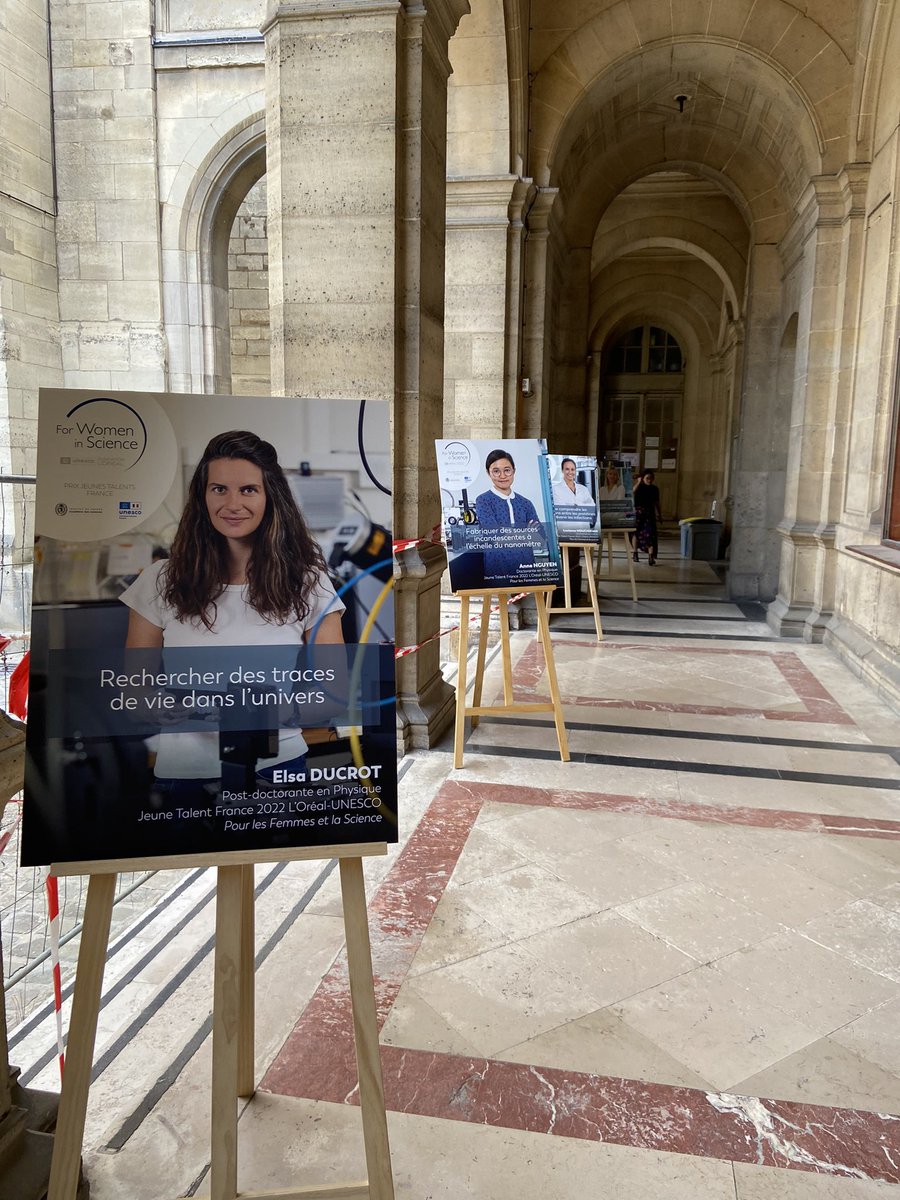 Ouverture au #cnam de la cérémonie « prix des jeunes talents France L’Oreal Unesco 2022 #fondationloreal <a href="/alexandra_palt/">Alexandra Palt</a> pour les 35 lauréates  <a href="/soniabakhti/">Sonia Bakhti - Alout</a>  <a href="/f_inge/">Femmes Ingénieures</a>