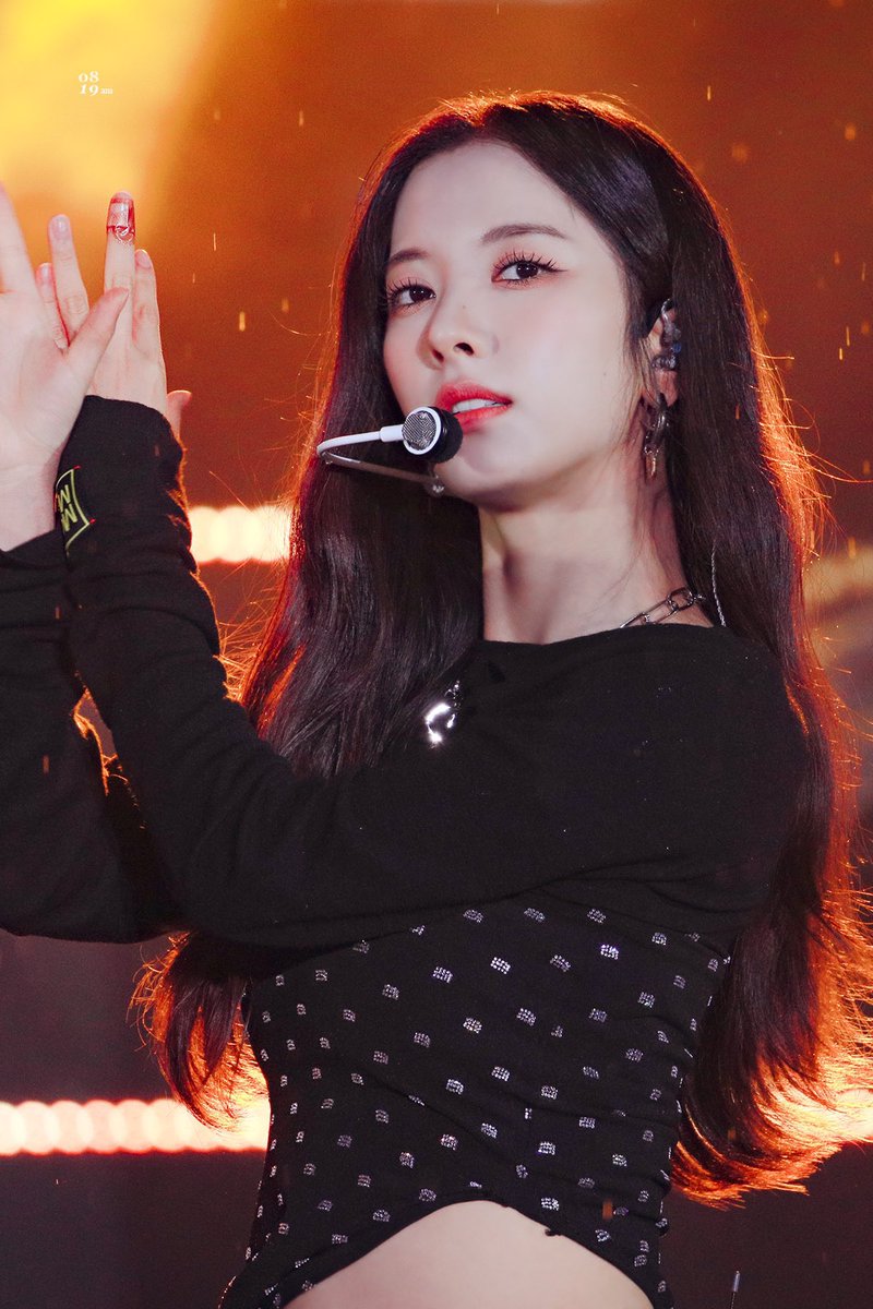 bona pics 🍒 tweet media