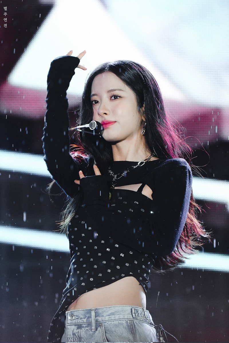 bona pics 🍒 tweet media
