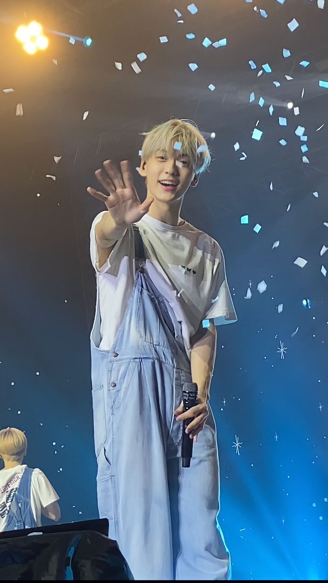 ohmywoshi's tweet photo. GOD HELP I'M FALLING IN LOVE https://t.co/IhG6nrmehX