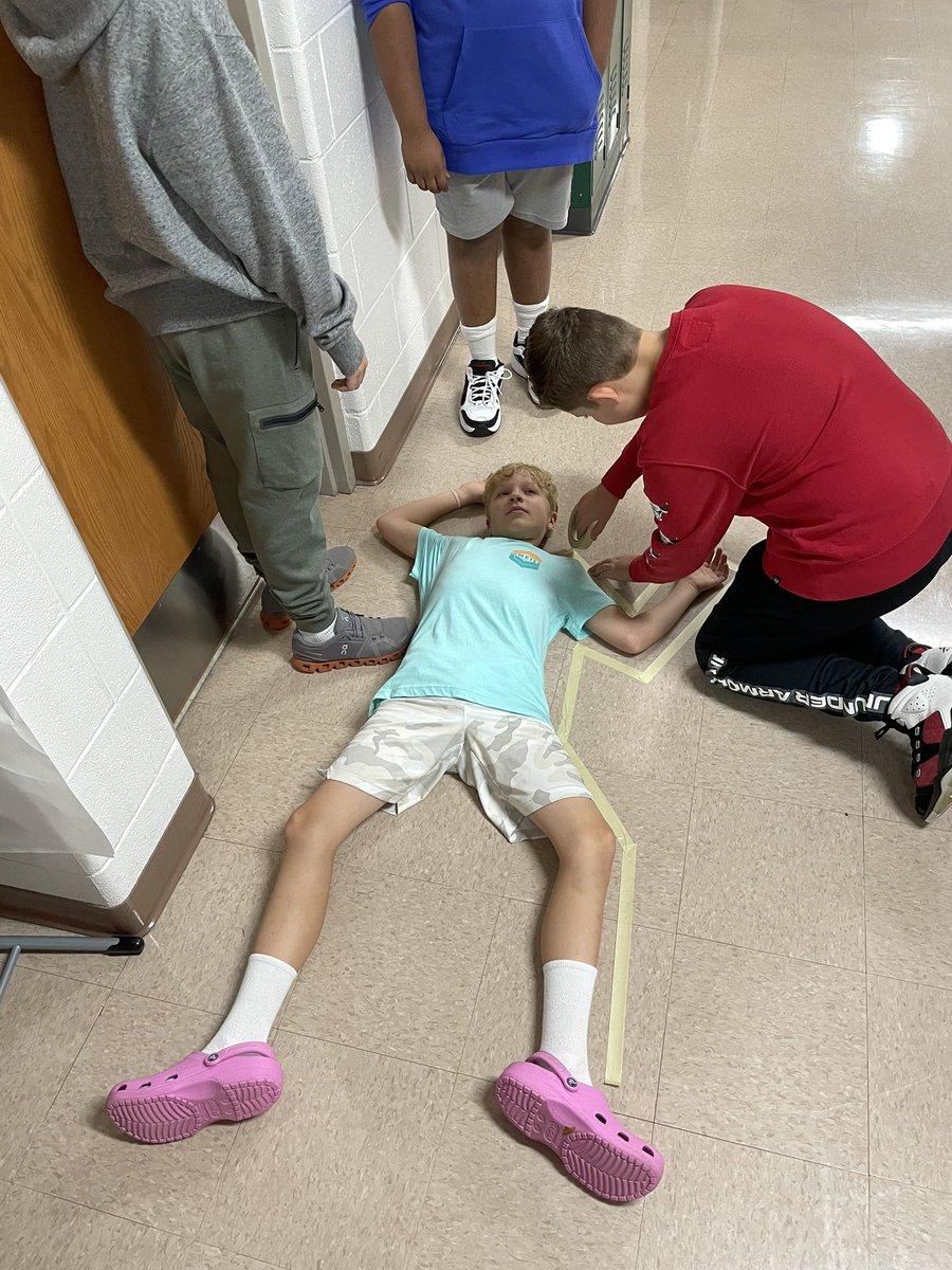 Meghanslp's tweet photo. 7E-7 is busy with their door decorating!! @AHSD25South https://t.co/M6nQ39OF79