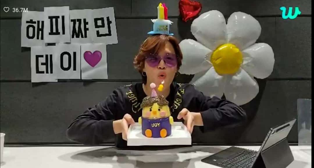 kithmetk's tweet photo. happiest birthday to our dear mochi,, ilysm 💜 https://t.co/P3TbfdNGID