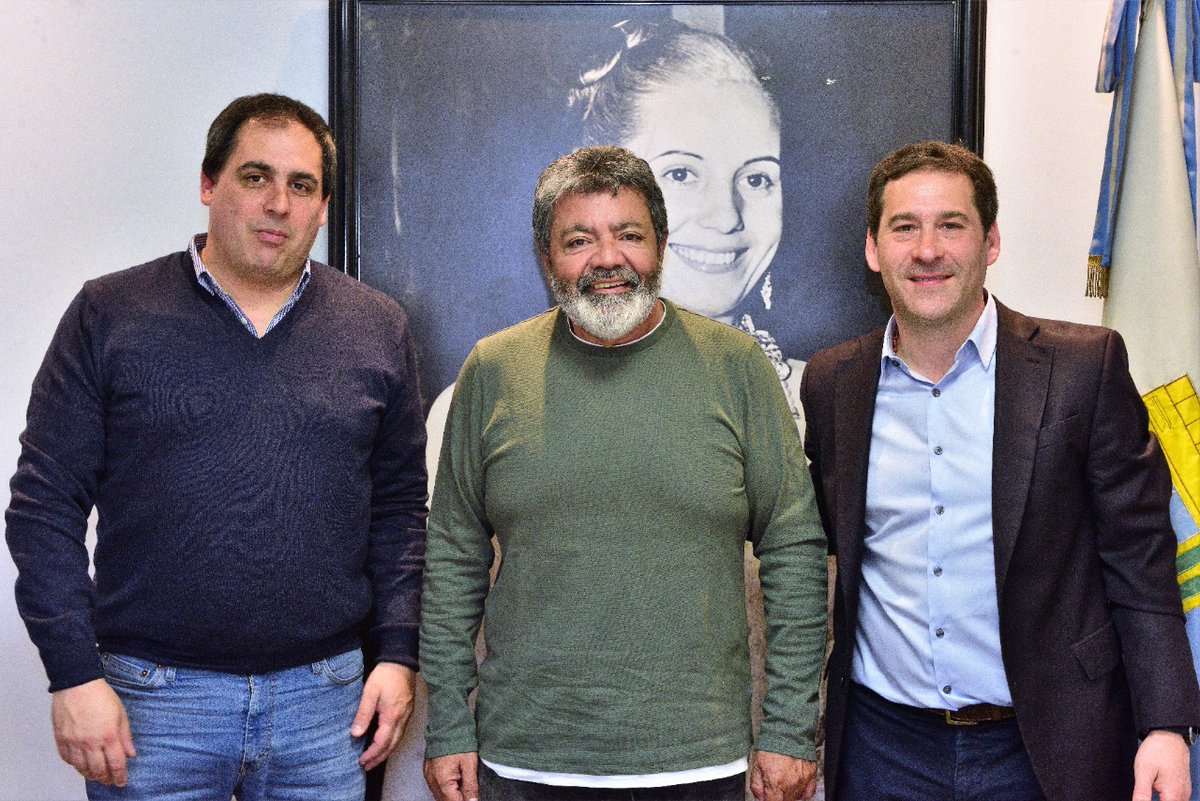 luquejuanpablo's tweet photo. Junto a @maxsampaoli nos reunimos con el sec. gral de @uocra a nivel nacional, @gmuocra,con quien conversamos acerca de nuestra realidad provincial

Además valoró la gran cantidad de obras que estamos llevando a cabo, generando y sosteniendo puestos laborales para la construcción https://t.co/iFZjOqQASA