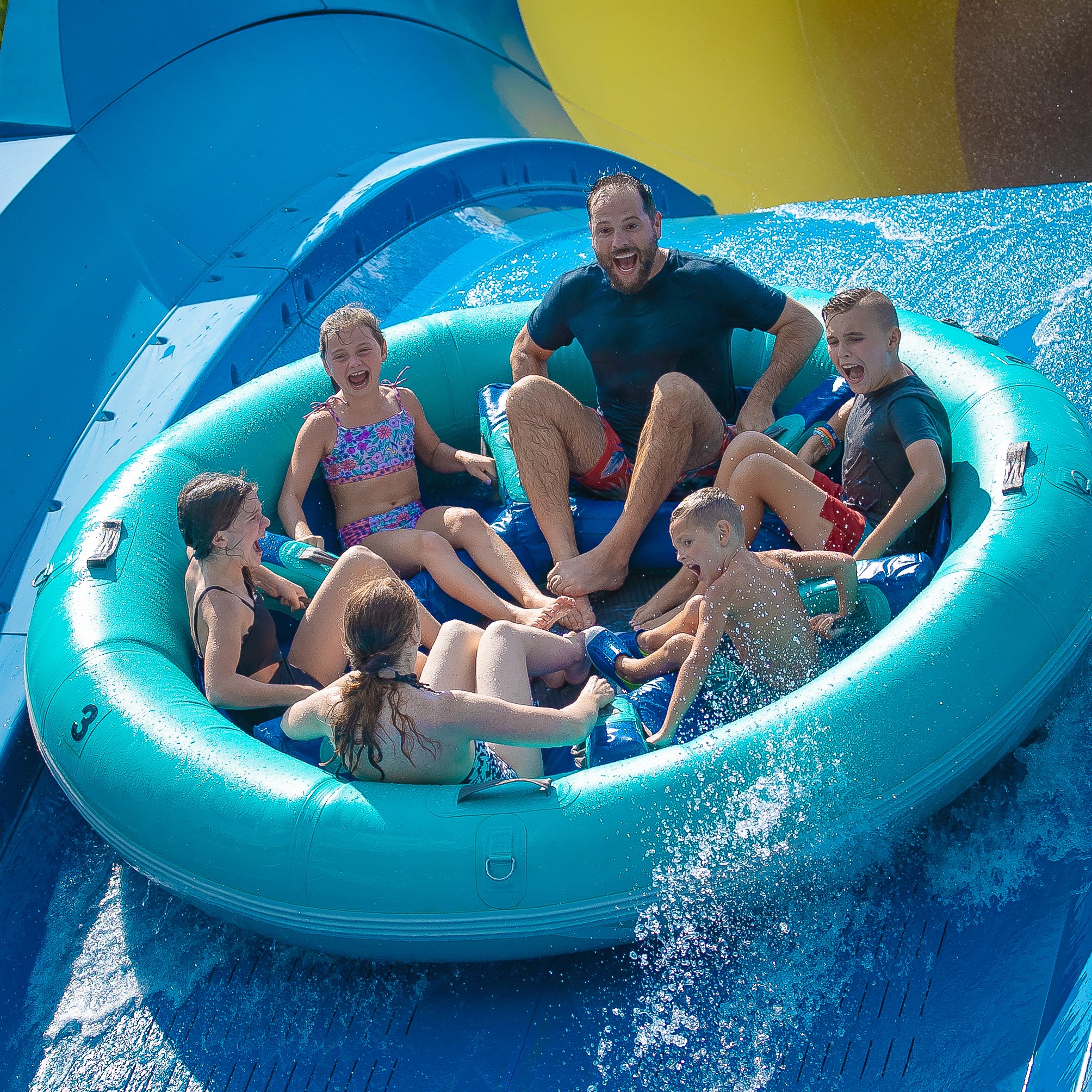 Holiday World (HolidayWorld) / Twitter