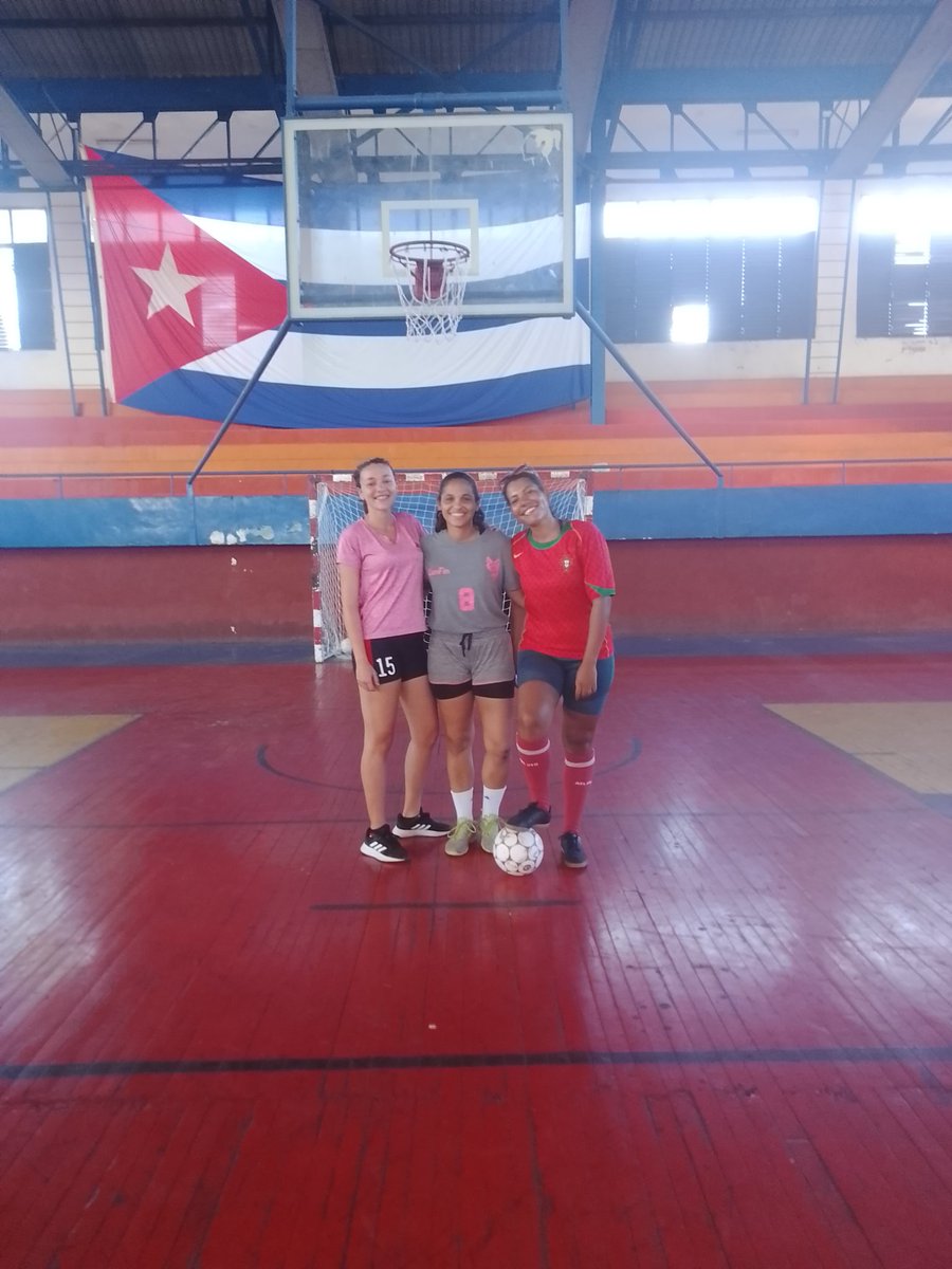 agongorat95's tweet photo. #teamarrogancia
Final adelantada y que se va a volver a repetir💪
🐺vs🦉
PD: el resultado del partido no refleja la calidad del juego😉

@eliromerac @Cadaquien_97 @KePasaenlaUH https://t.co/pndcnZdK9f