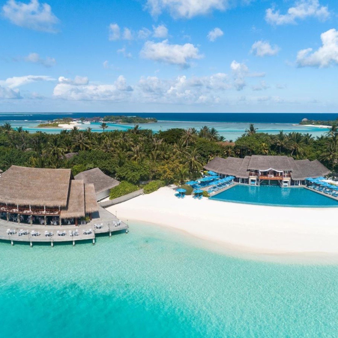 Maldives is not just for couples! Discover the beautiful @anantaradhigu Maldives Resort where you can enjoy a beachfront villa with a private pool at one of the best family resorts in the Maldives. 

#paktravels #maldives #family