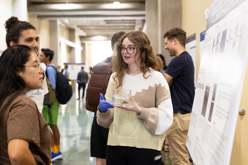SEUScience's tweet photo. Some photo highlights from the 2022 Lucian Symposium day! 😀

#seuscience https://t.co/4xCiUgWCmy
