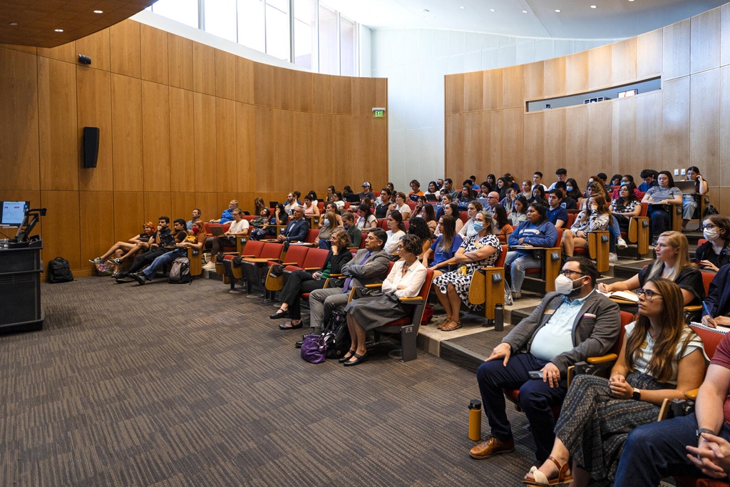 SEUScience's tweet photo. Some photo highlights from the 2022 Lucian Symposium day! 😀

#seuscience https://t.co/4xCiUgWCmy
