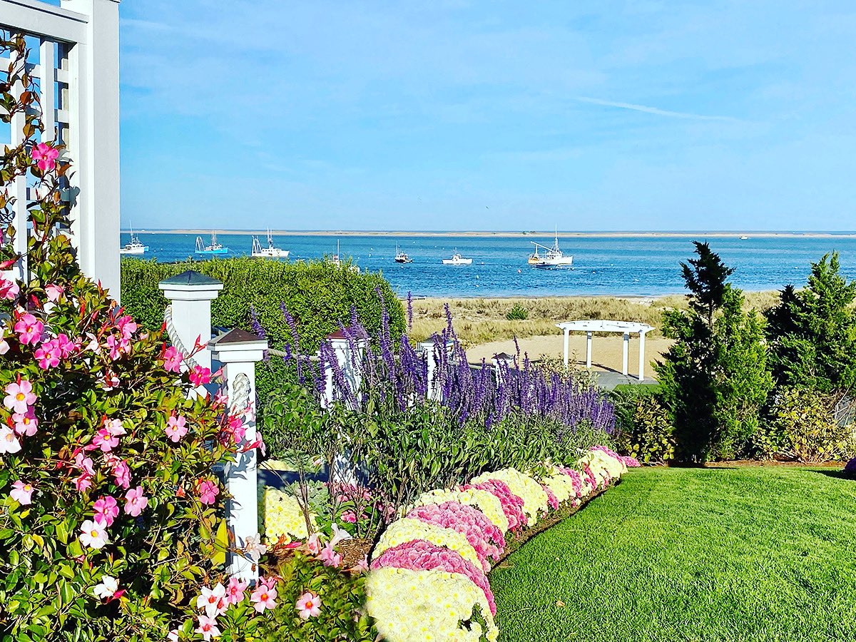 ChathamBarsInn's tweet photo. Join us Nov. 18-20 for our Wellness Weekend! This 2-nt getaway itinerary includes wine tasting, a charcuterie board class, floral arranging, meditation, yoga and fitness classes, a goal setting workshop and more. https://t.co/UoPLrtxS48 @VisitCapeCod #capecod #wellness https://t.co/U4kRS7O7PK