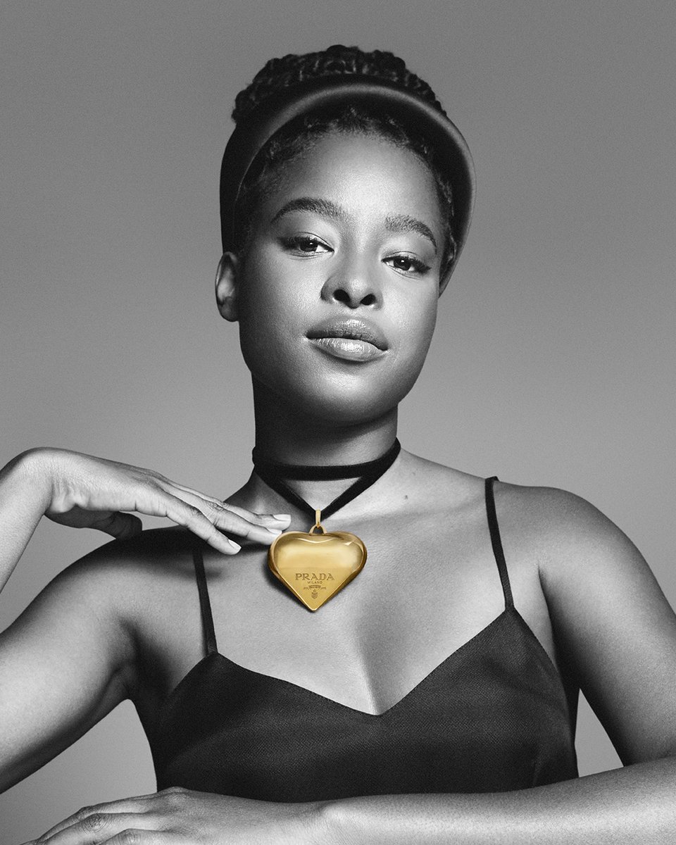 Introducing Prada Eternal Gold, the first #PradaFineJewelry line created by #Prada. The occasion is marked by a campaign featuring personalities whose creativities truly stand outside of time, like Amanda Gorman, photographed by David Sims.
tinyurl.com/872cbk8w.