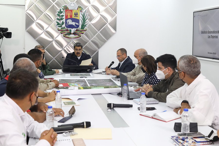 📢¡𝐀𝐬í 𝐥𝐨 𝐃𝐢𝐣𝐨!  🇻🇪
Pdte. <a href="/NicolasMaduro/">Nicolás Maduro</a>: Las Tejerías va renacer del dolor, de la tragedia, del desastre y volverá a brillar en vida, en paz.
#GritoDeResistenciaIndígena