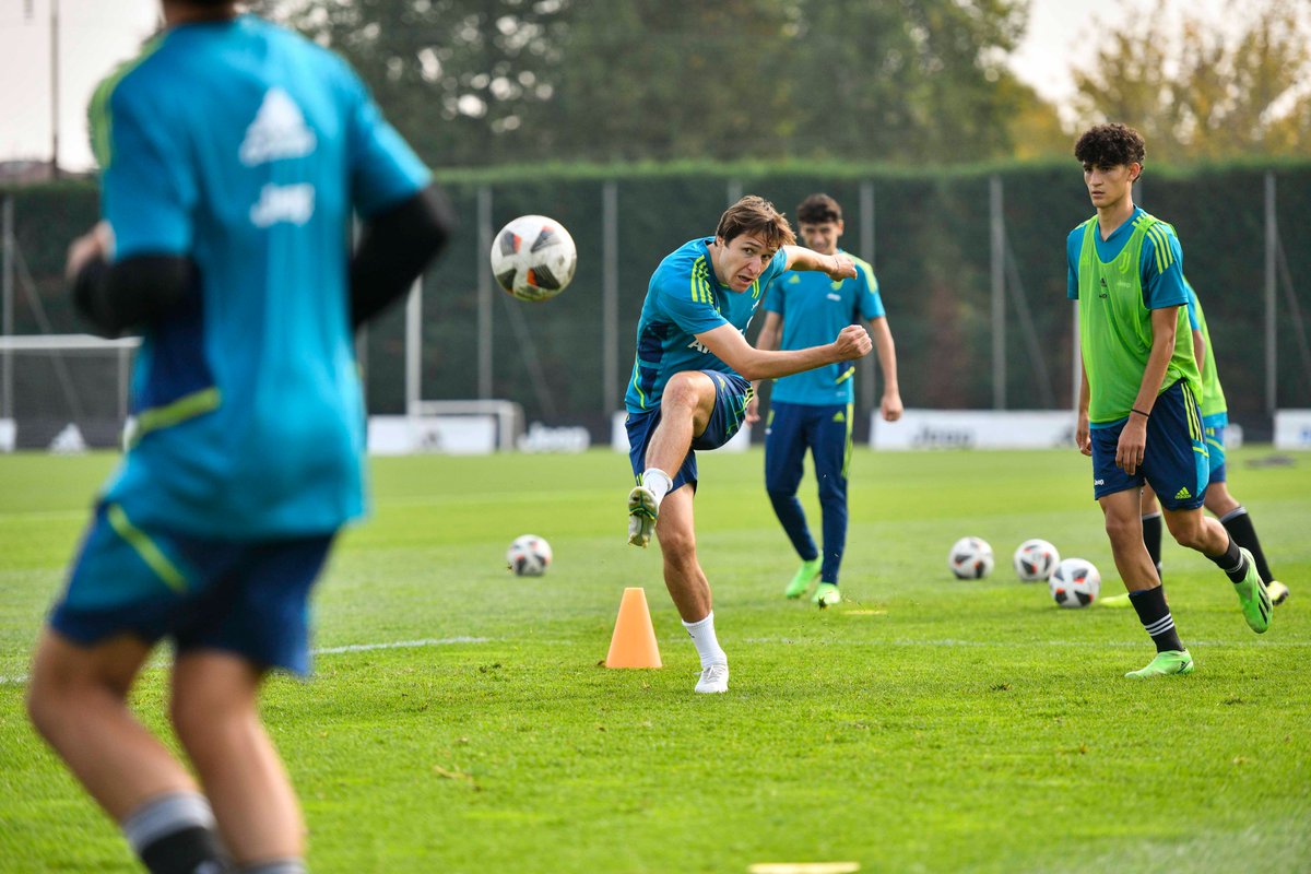 juventusfc's tweet photo. Fede Chiesa oggi con l'U17 😍 https://t.co/bJTmM0bc8R