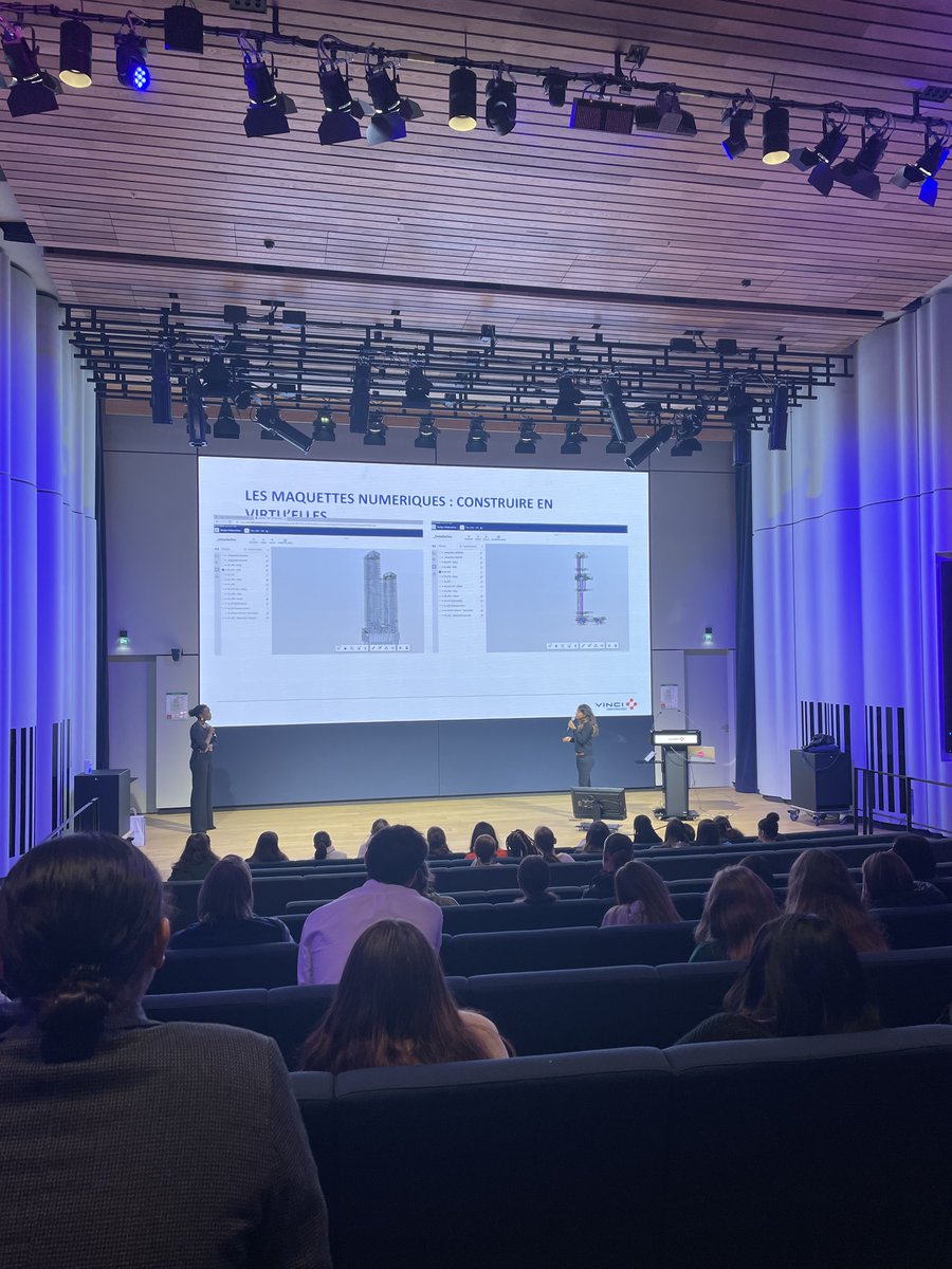 VINCIConstrucFR's tweet photo. A l’occasion de la #SmartCityWeek 2022 & grâce à l’#association @Ellesbougent, nous avons accueilli aujourd’hui dans nos locaux 50 collégiennes pour leur parler des #métiers du #BTP & notamment de ceux de la modélisation #numérique📸⬇️ #BIM #Construction https://t.co/7ufMBzgS7G