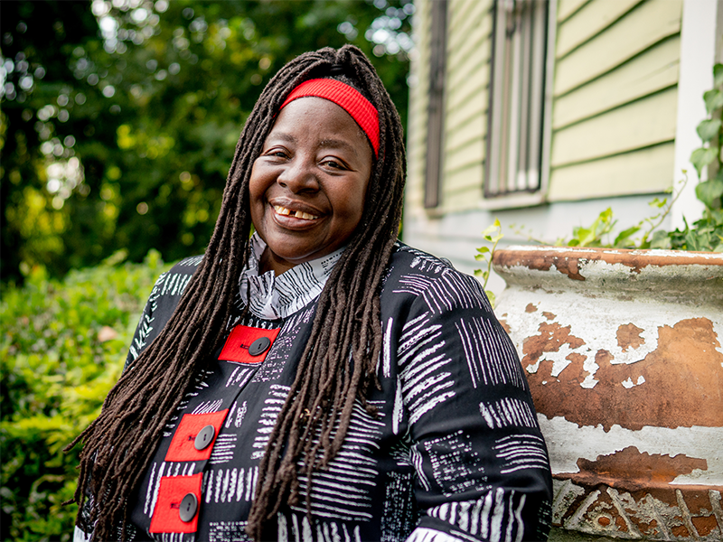 smithcollege's tweet photo. @LorettaJRoss, Associate Professor for the Study of Women and Gender, has been named a 2022 #MacFellow, the MacArthur Foundation @macfound announced today.   https://t.co/8Ea7Ppa5M1 https://t.co/48JKSqpfnf