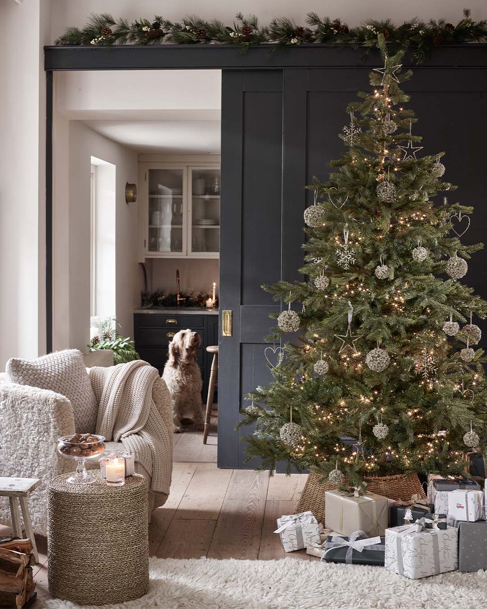 Who can resist The White Company Christmas collection? From enjoying much-loved traditions to creating new memories, we’re here to help you celebrate the season. Shop now : bit.ly/3SaGuz7