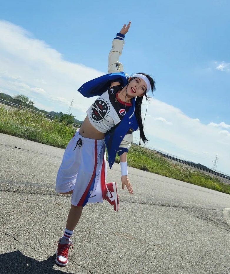 baeteoyong's tweet photo. idk how to explain it but no other photo of byul has byuled like this photo of byul https://t.co/PodhrVkT9k