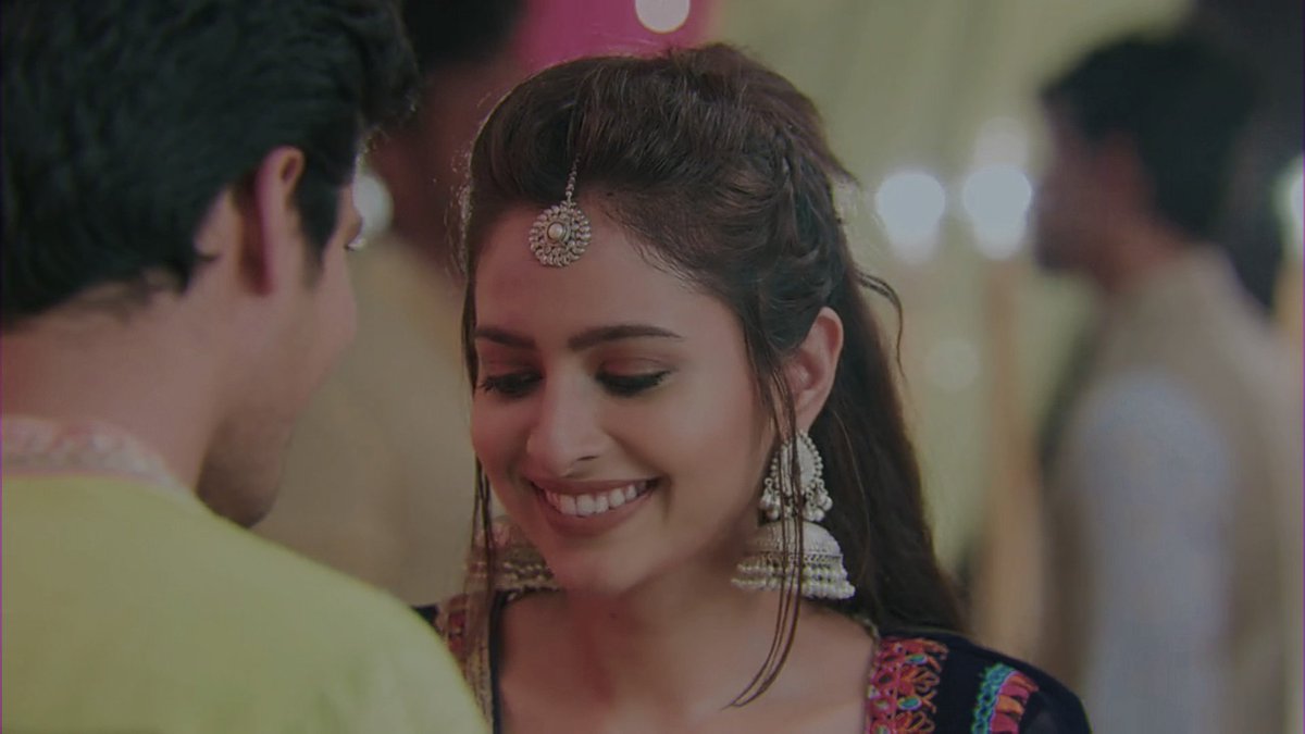 forever_sawantk's tweet photo. Uff ye Adaa...
#Neirohi #yrkkh #aarohigoenka #tvactress #actress #acting #cuteactor #biggboss16 #yehrishtakyakehalatahai #KarishmaSawant #starplus #ParasPriyadarshan @karish_maS https://t.co/j6qJWO8Vx2