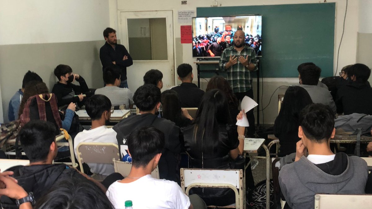 MaxPerkinsOk's tweet photo. 📍Secundaria Técnica n°1.
Vinimos a darle una charla sobre prevención en adicciones a los chicos la Secundaria Técnica n1.
Los temas a trabajar:
✔️Libertad
✔️Proceso adictivo
✔️Herramientas para prevenir
#ProyectoPreventores #SanMiguel #MaxPerkins #Comunidad https://t.co/HVOn4UxvOY