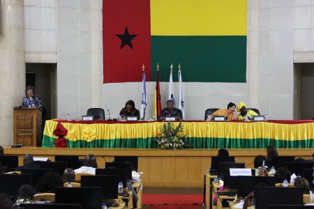 debarros_miguel's tweet photo. 1/3: QUANDO A LEGALIDADE DEMOCRÁTICA DEVERIA SER ÚNICA SOLUÇÃO DA CRISE - Com dissolução do parlamento guineense em Junho de 22 e posse de um novo governo cuja base legítima e legal viola a constituição, única missão do executivo deveria ser gestão e organizar eleições na data. https://t.co/VMaIhw3GaA