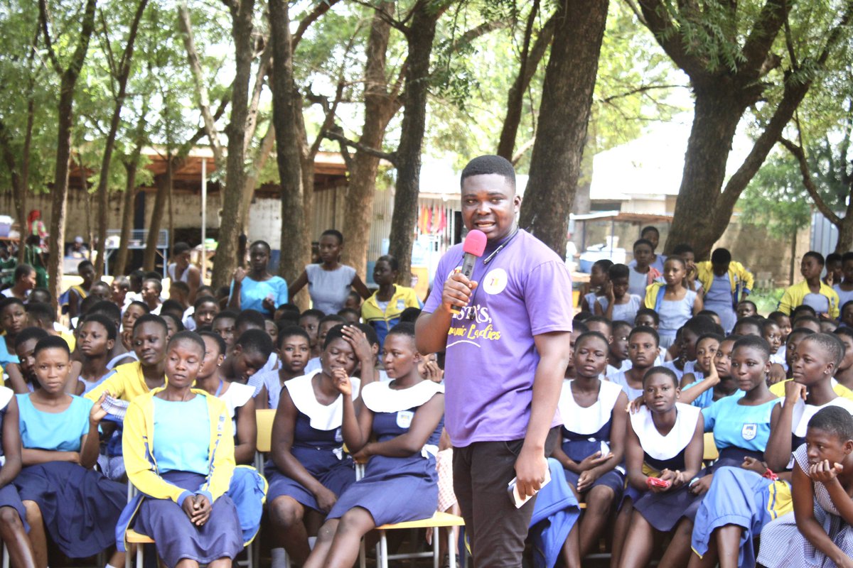 maxayamba's tweet image. The @PPAGGhana Tamale office hung out with girls at the Savelugu SHS in commemoration of the #InternationalDayOfTheGirl and the agenda was simple; giving girls a voice. It was such a sweet moment.
@AdubeaAmoah @kabacaesar @atabinore