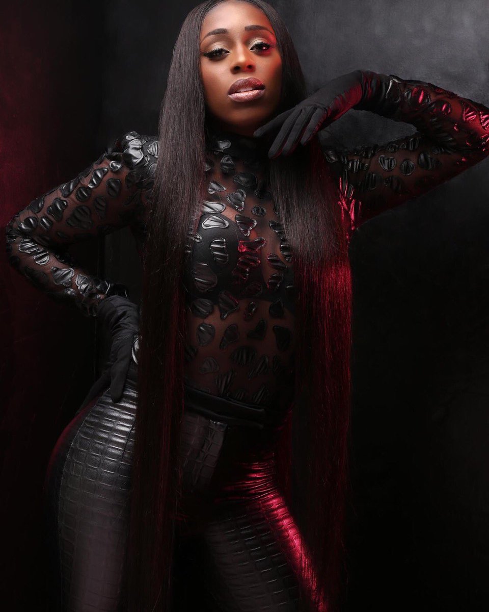 Looking for someone to be with. 🖤