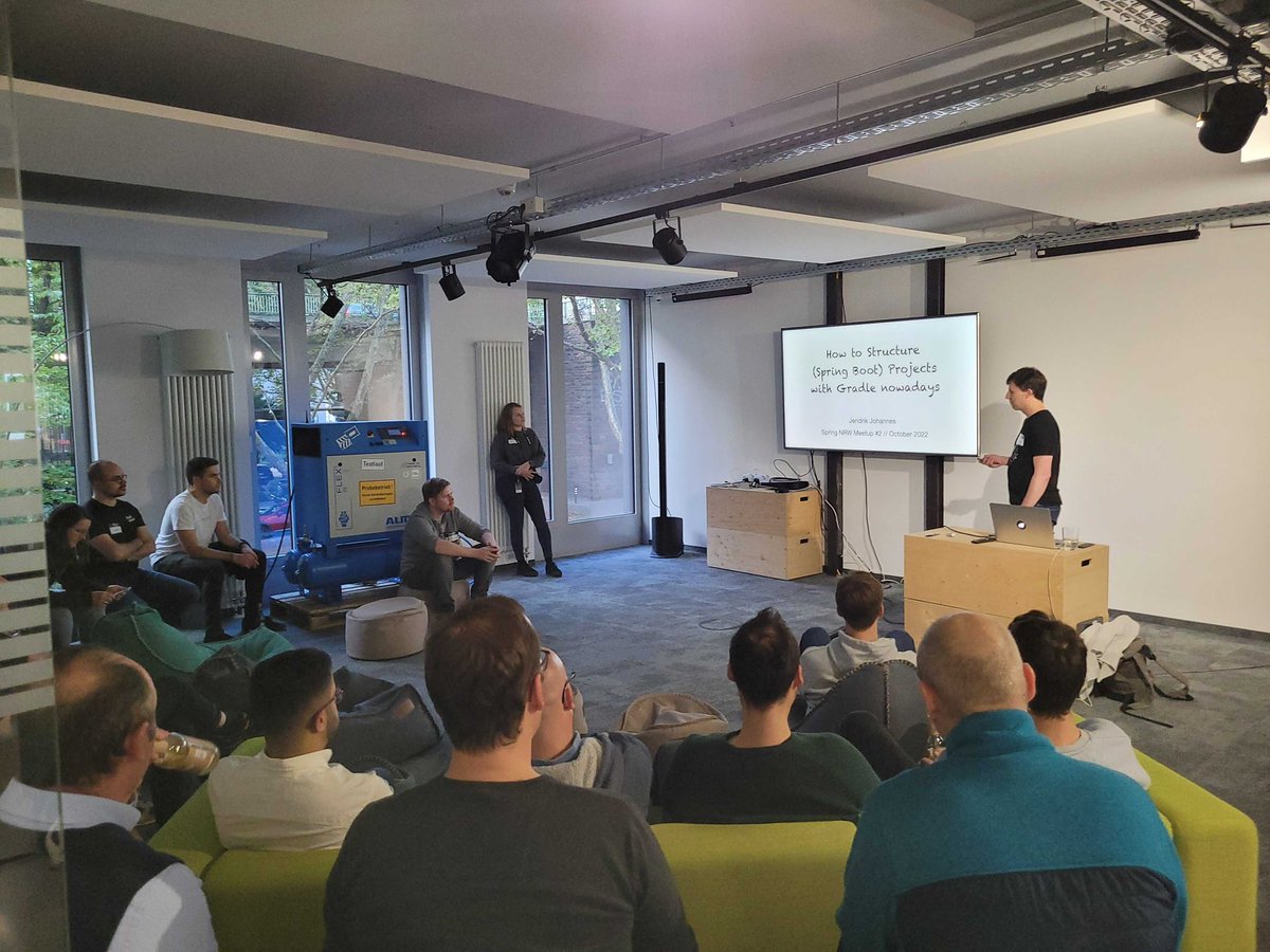 #Spring NRW Meetup - 2nd Edition! @jeoj delivering an awesome talk about “How to structure (spring boot) projects with #gradle nowadays” @grandcentrix 👏🏾