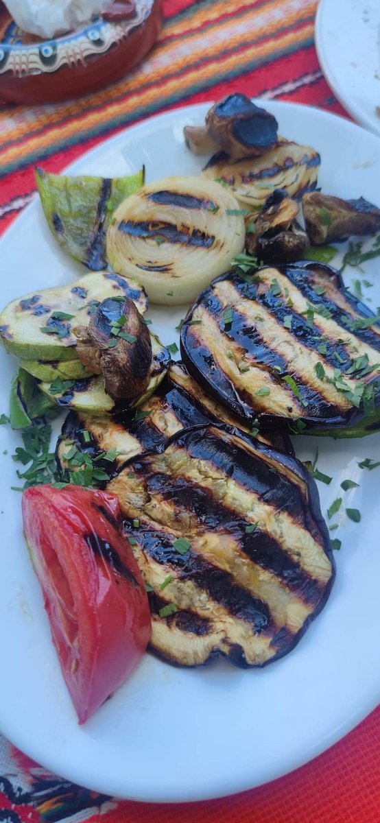 TinaRaduica's tweet photo. #simpletaste = #healthylifestyle 🤗 #12deOctubre 🍂 @tasty #eggplants 🍆 #veganrecipes #aubergines chez moi 😍 #vegan party 😋🥳 https://t.co/p6RzhYS7E1
