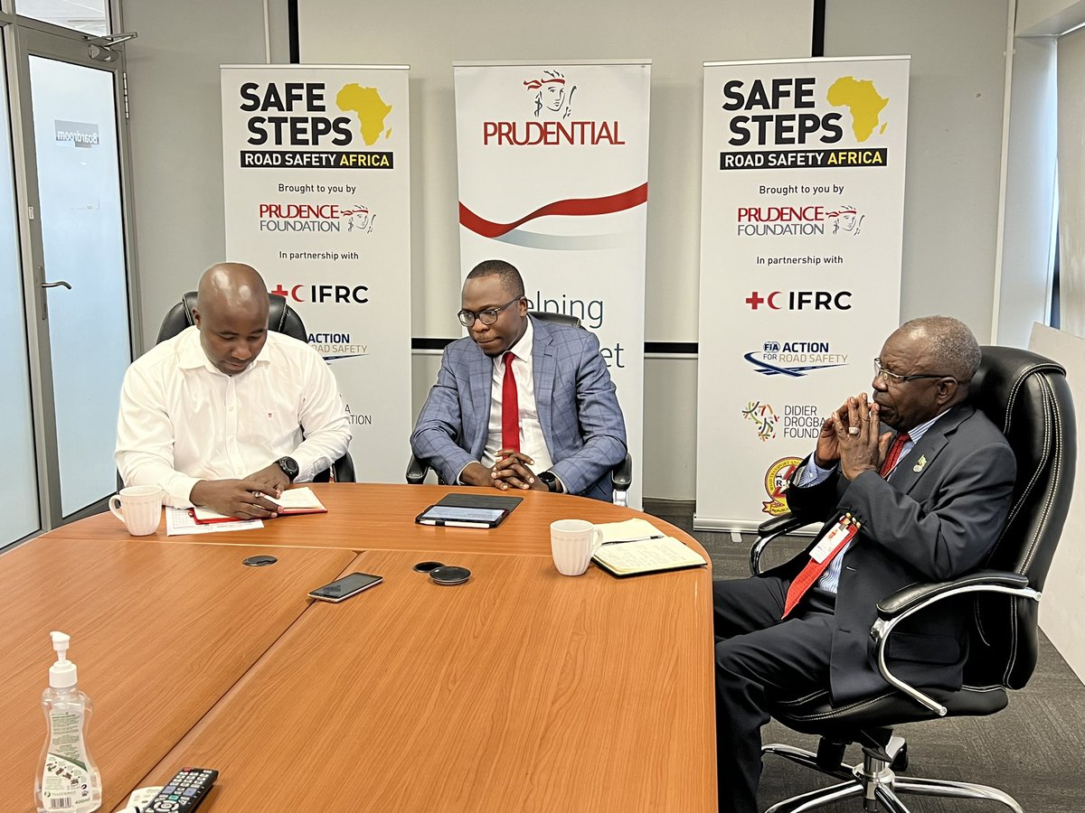 Prudentialzm's tweet image. Prudential Life Assurance MD Kachiza Kwenda, on behalf of the Prudence Foundation, presenting a K150,000.00 cheque to Zambia Motor Sport Association President, as part of the foundation&apos;s Road Safety Campaign, for the Sarago 2022 International Rally on the 21st of Oct,2022 #WeDO