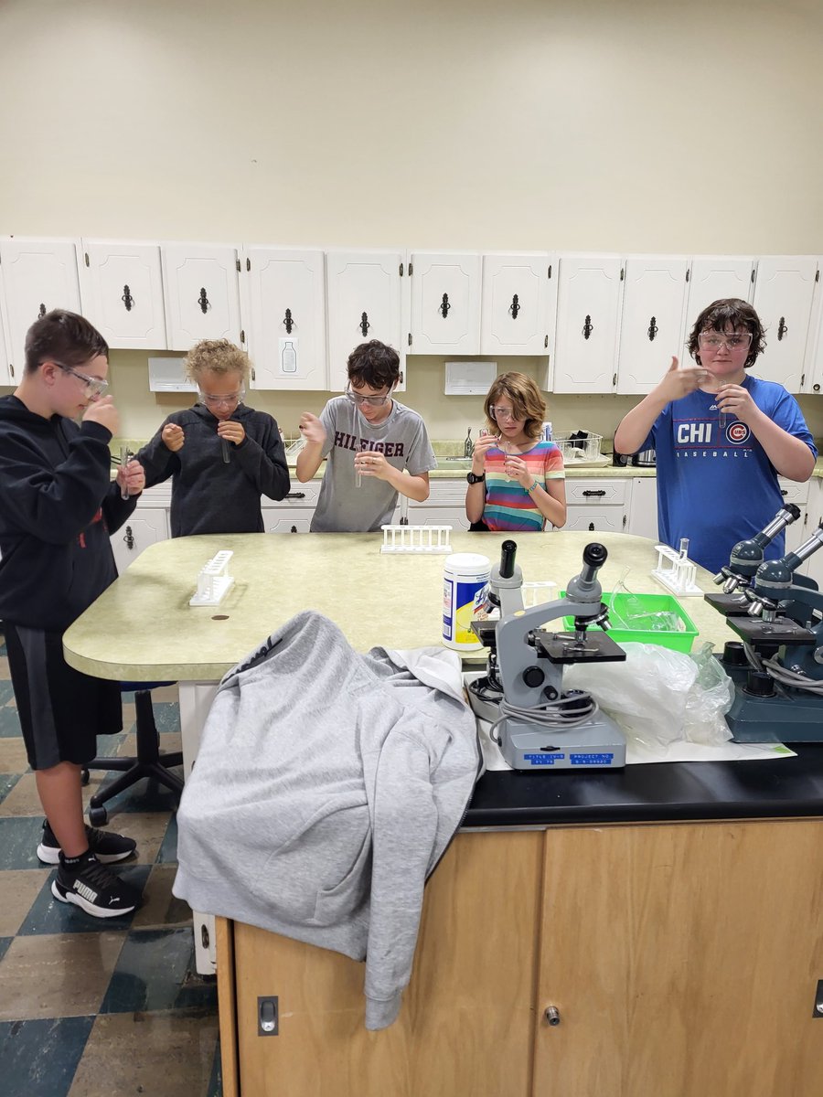 jmclain228's tweet photo. 7-2 Wafting lab. What is that smell?? https://t.co/X3y1JloLdo