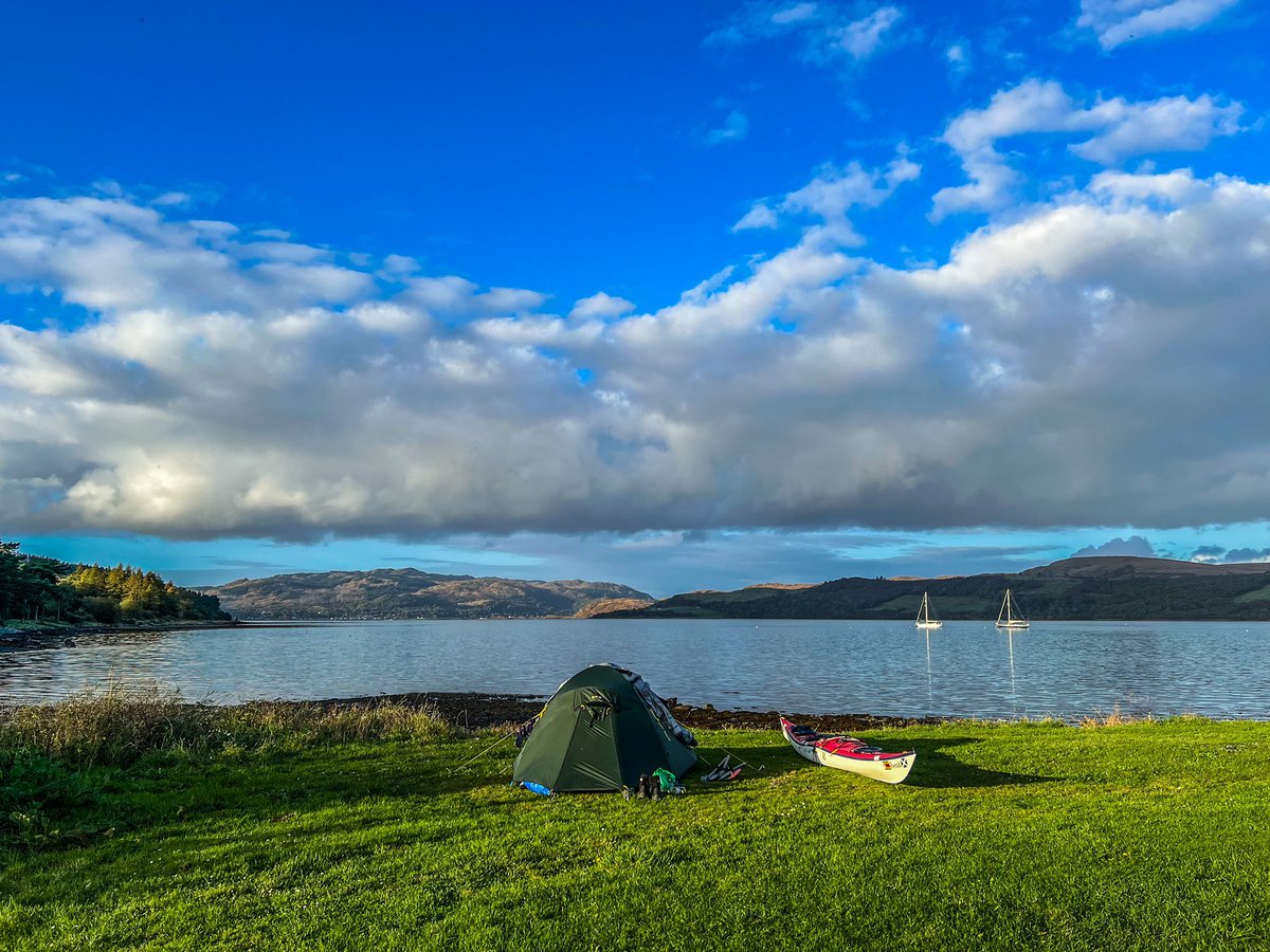 Wherever I pitch my tent, I make my home. What a wonderful view. 😊