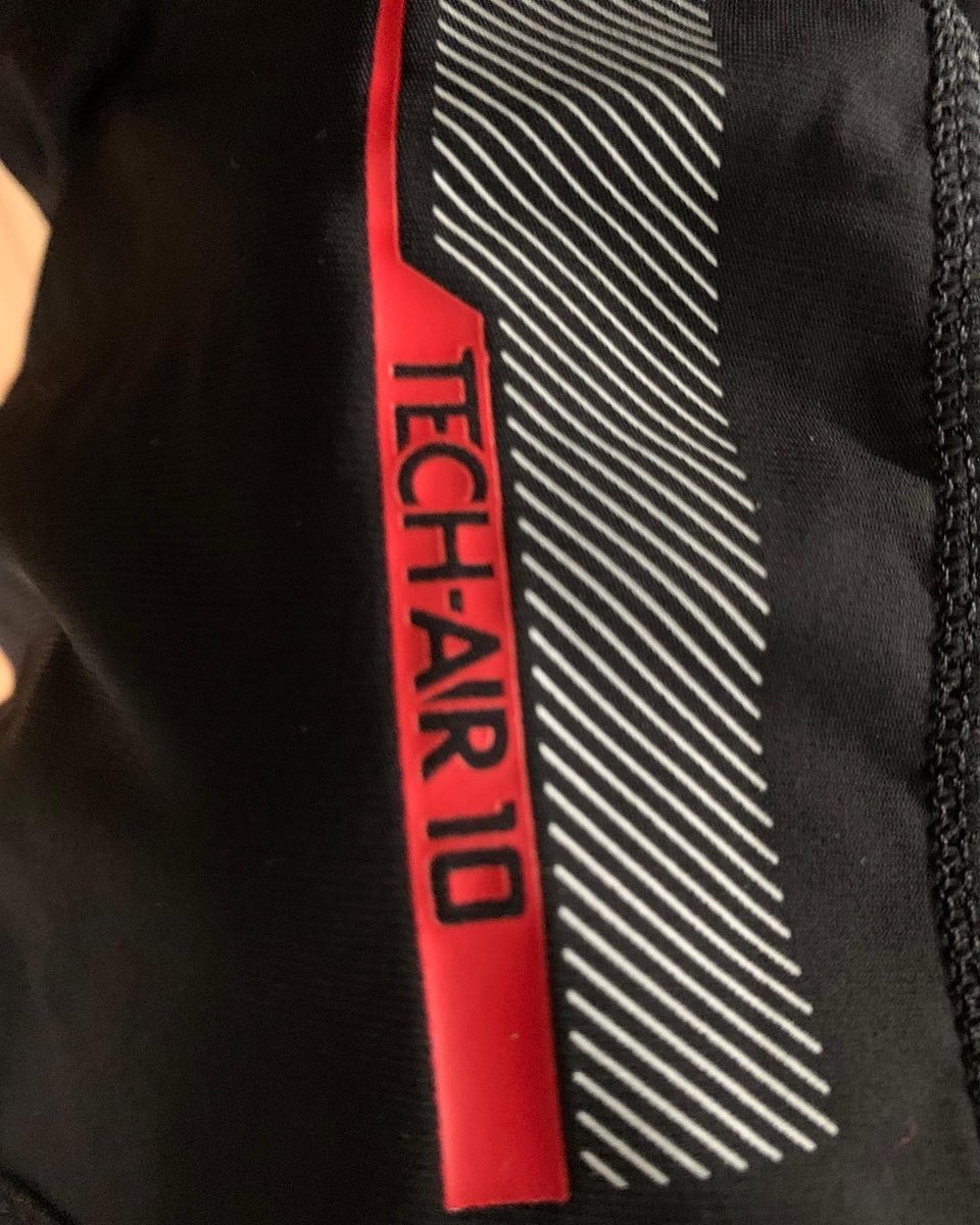 💥✨ 🤩😍Very grateful to <a href="/PSiHubik/">PSí HUBÍK</a>  for express shipping their latest spec suit - designed for TechAir10 airbag in time for last round.

wearing PSí suits since 2008 - fit, quality, constant development @ attention to detail never fails to impress
<a href="/TysersSport/">TysersSports</a> 
<a href="/MotorcycleRaceP/">MotorcycleRaceParts</a>