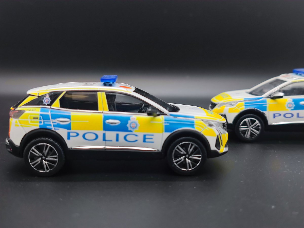 blue_code3's tweet image. 1/43 British Transport Police Peugeot 3008 #C630