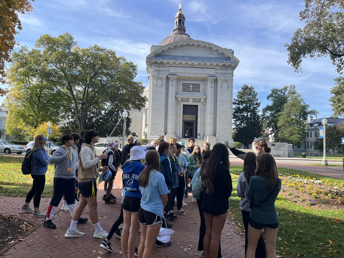 Mr_Frobose's tweet photo. Bus #6 spent a beautiful morning at the Naval Academy! Lots of fun!!! @EagleNewsHyatts @hyattseaglenews @dgHYATTSNATION @HyattsDC https://t.co/pwCMFhD1Fr