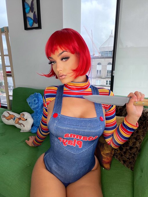 Hi I&rsquo;m Madi&hellip; Wanna play? 🔪 https://t.co/ebGAn5SY8r